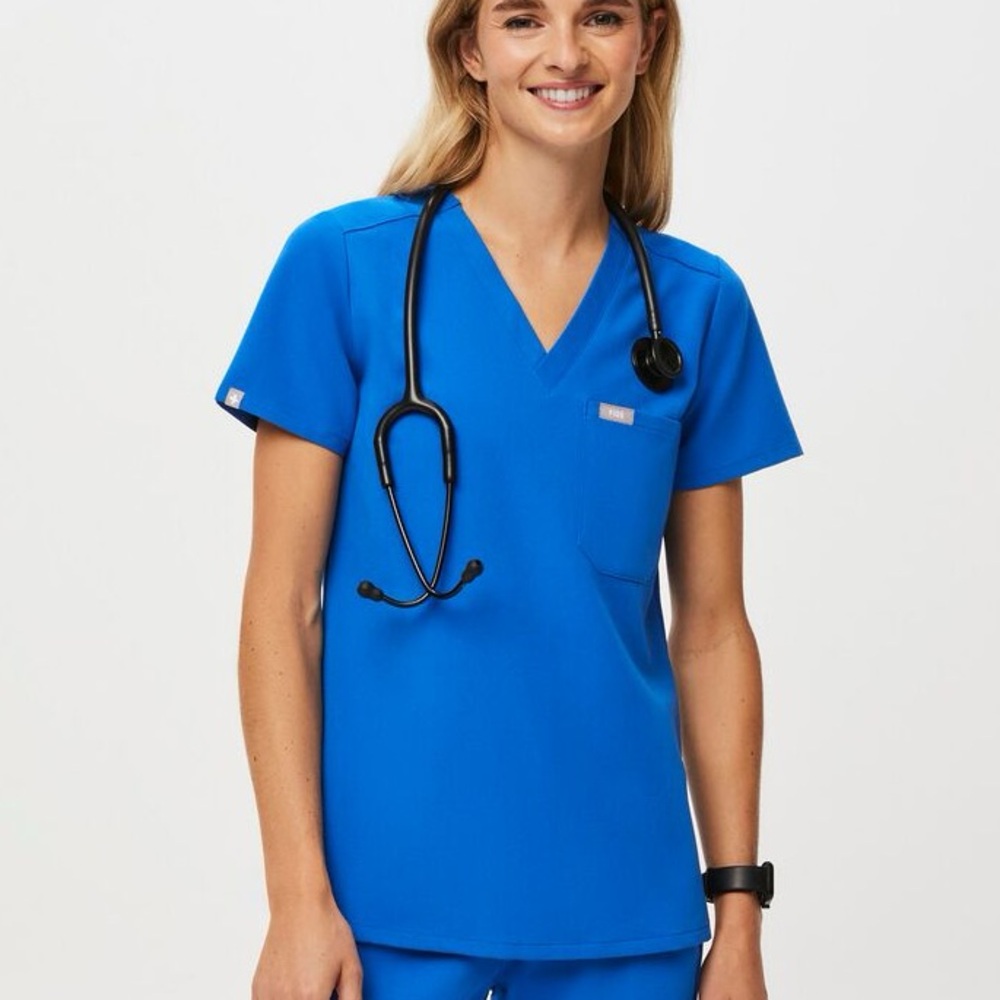 Figs scrub top